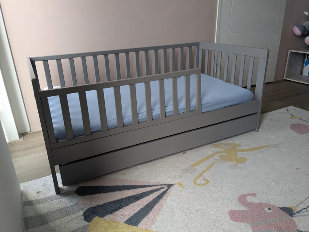 Peuterbed van Petit Amelie, Kinderen en Baby's, Kinderkamer | Bedden, Ophalen, 140 tot 160 cm, 70 tot 85 cm, Matras