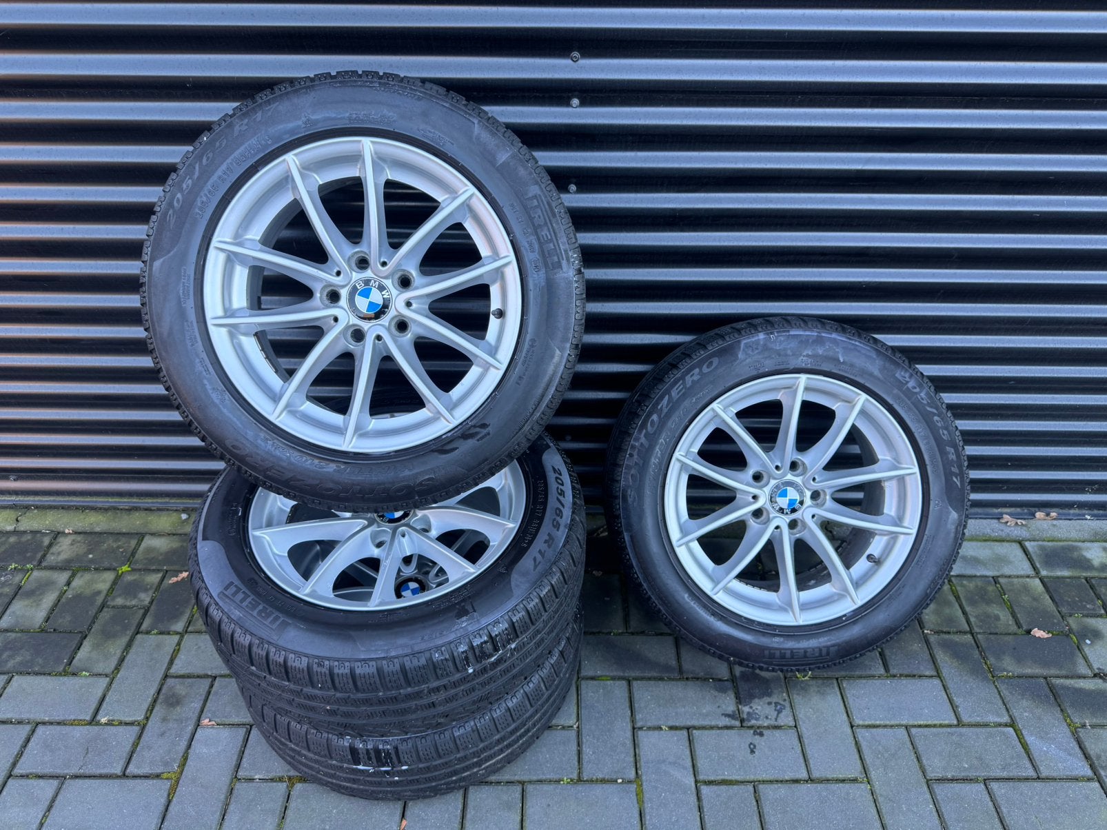 Set Originele BMW X1/X2 STYLE 560 5x120 205/65R17 WINTER, Auto-onderdelen, Gebruikt, Banden en Velgen, 17 inch, Personenwagen