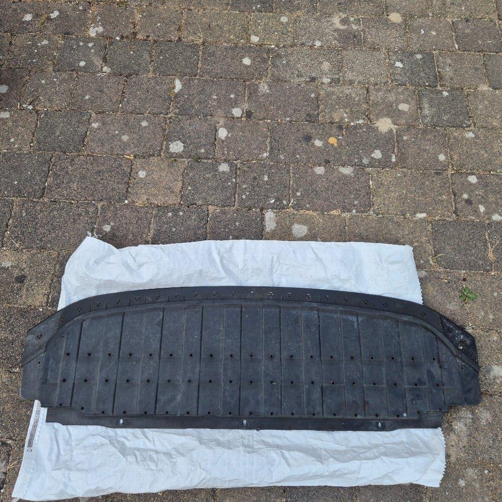 Skoda Scala - Motorbodemplaat- OEM 657807061, Ophalen, Gebruikt, Voor, Skoda