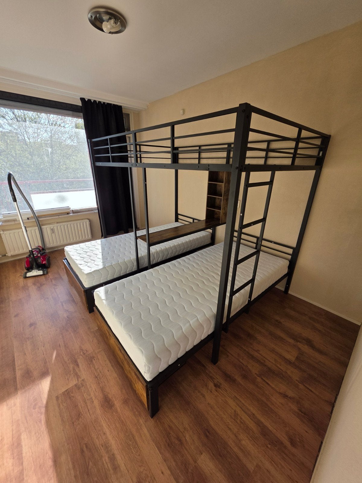 Nieuwe stapelbed 140x200 + 2 x 90x200 - 3 personen, Huis en Inrichting, Slaapkamer | Stapelbedden en Hoogslapers, Ophalen, Hoogslaper