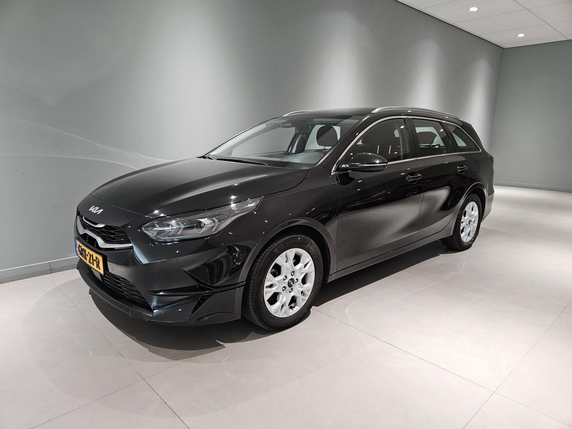 KIA Ceed Sw 1.0 T-GDi 100pk DynamicLine Navi/ Clima/ Cruise, Auto's, Stof, Gebruikt, Zwart, Origineel Nederlands