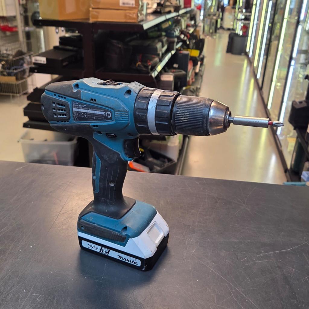 MAKITA HP457D accuboor + accu 18V/1,5Ah, Makita, Zo goed als nieuw, Support@makita.com, Makita Corporation, 3-11-8, Sumiyoshi-cho, 
Anjo, Aichi 446-8502
Japan