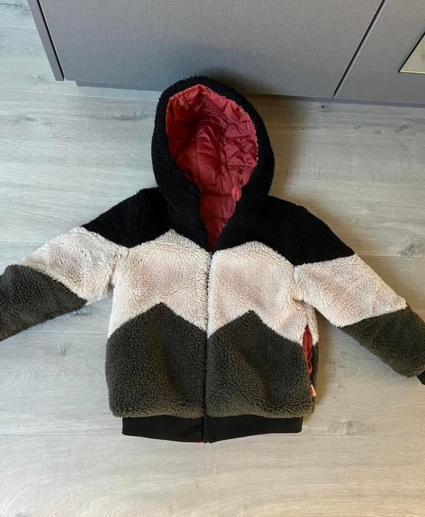 Orange Stars Winterjas Maat 140 - 2 kanten draagbaar, Kinderen en Baby's, Kinderkleding | Maat 140, Ophalen of Verzenden, Zo goed als nieuw