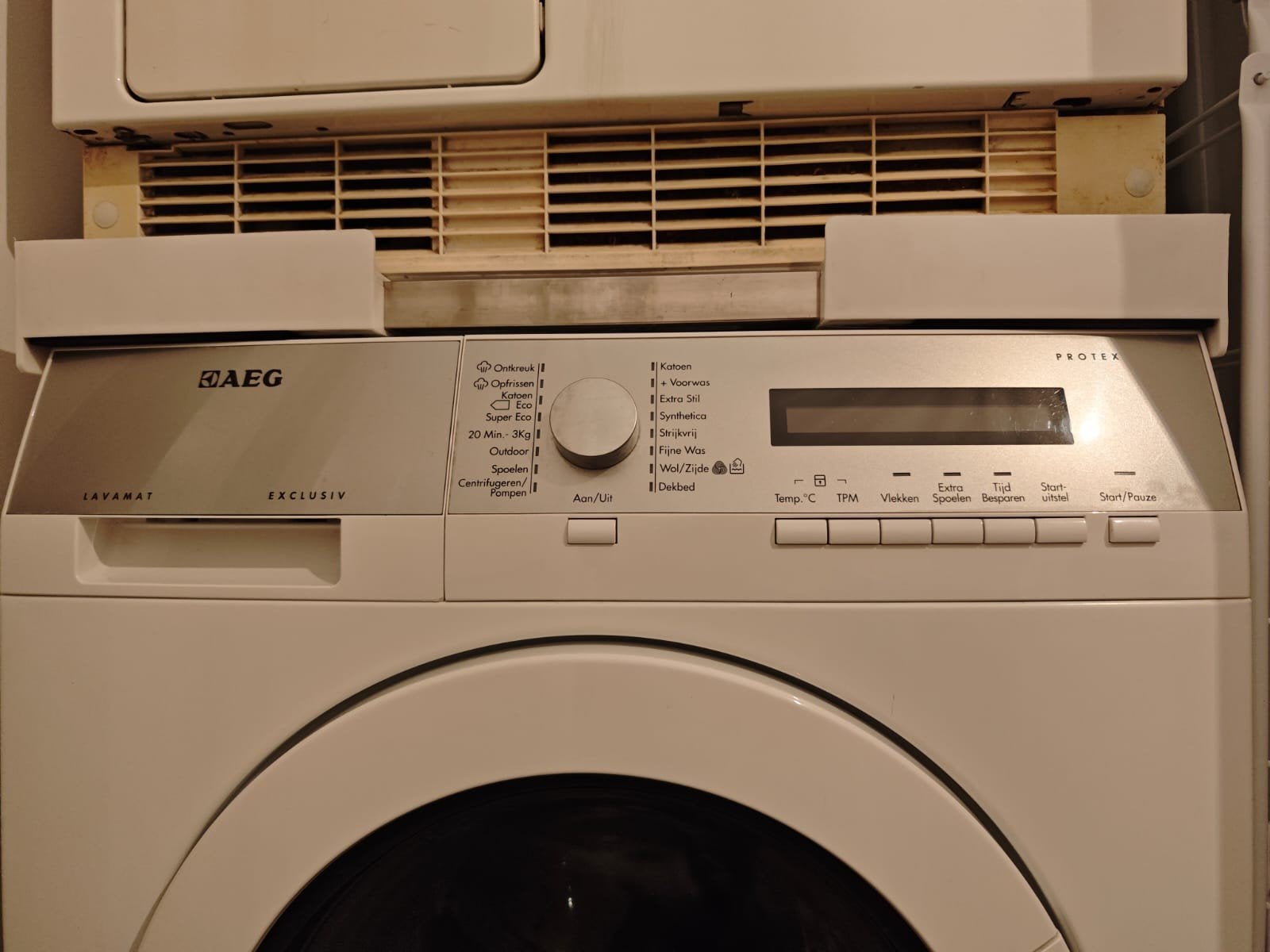 Foto 4 van AEG L76489FL Wasmachine - Voorlader