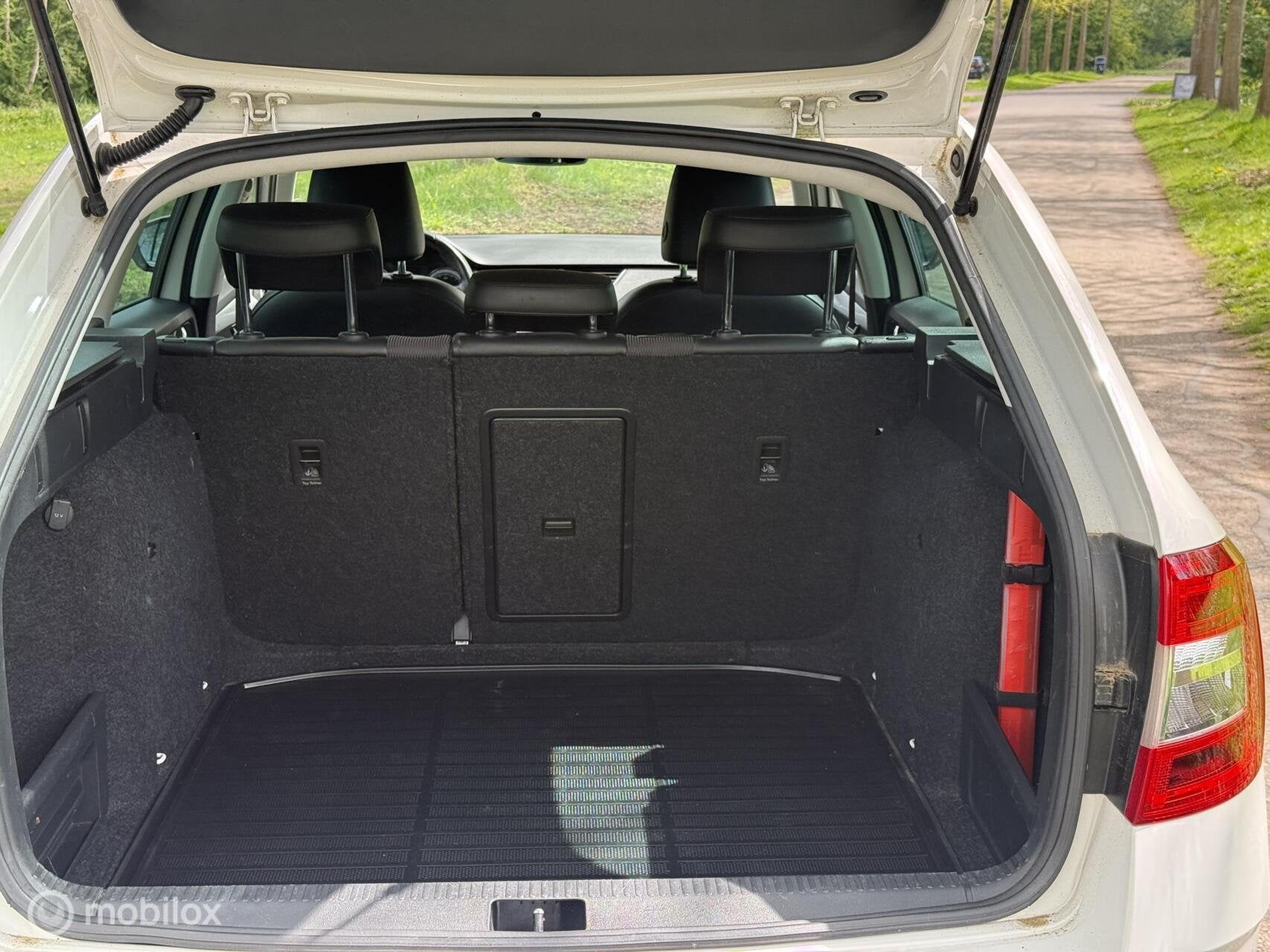 Foto 13 van Skoda Octavia Combi 1.4 TSI Greentech Ambition Business