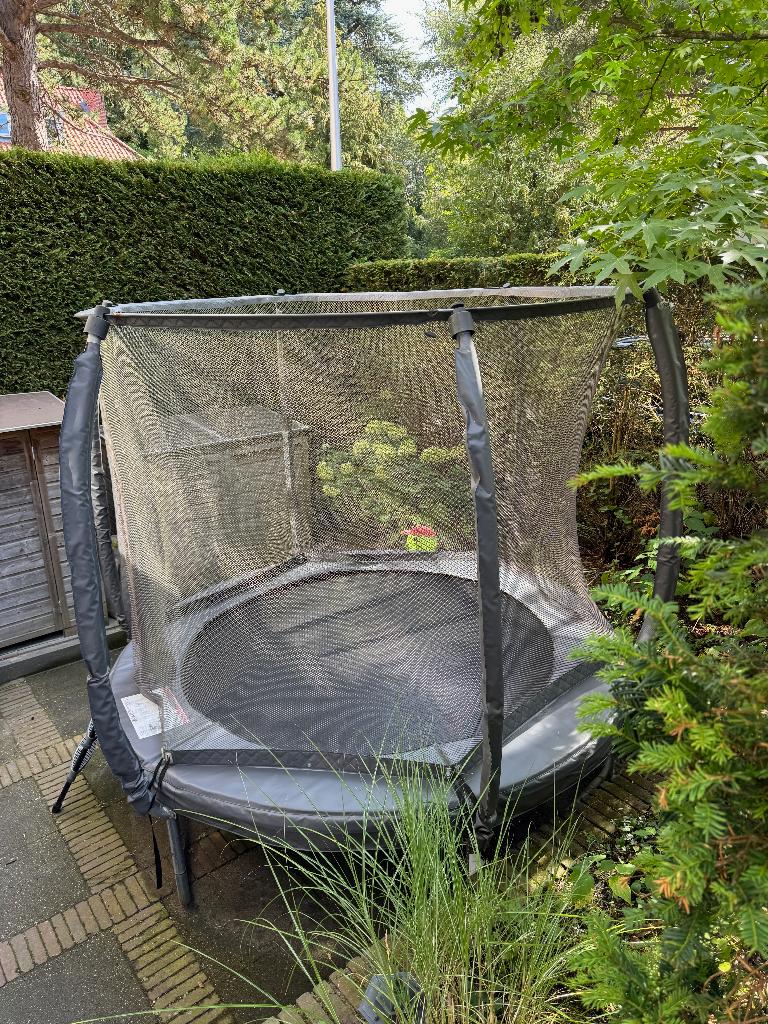 Avyna Trampoline – 245 doorsnee, Ophalen, Gebruikt