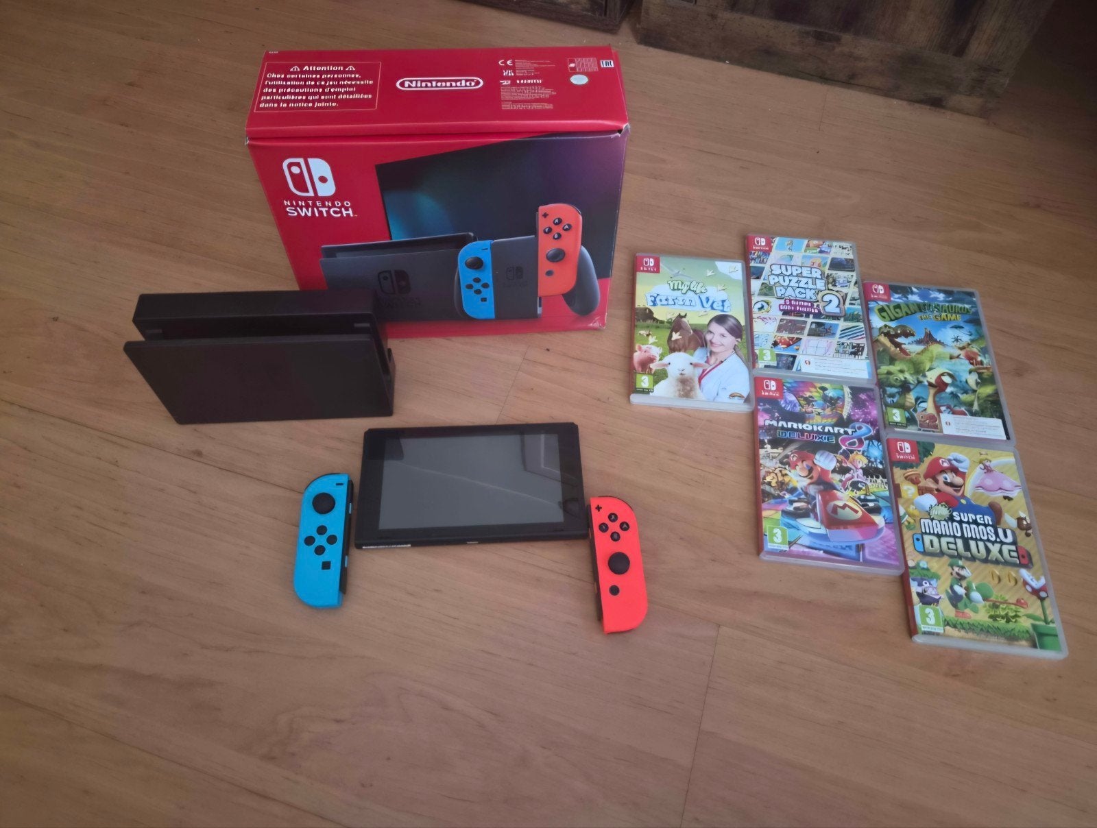 Nintendo Switch met 5 spellen en accessoires (zgan), Ophalen, Met 2 controllers, Switch Original, Gebruikt