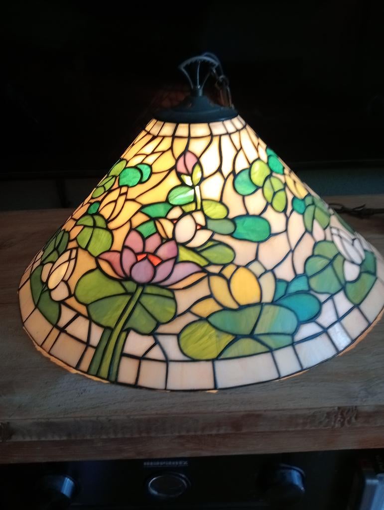Grote Tiffany hanglamp  lotus, Ophalen, Zo goed als nieuw, Minder dan 50 cm