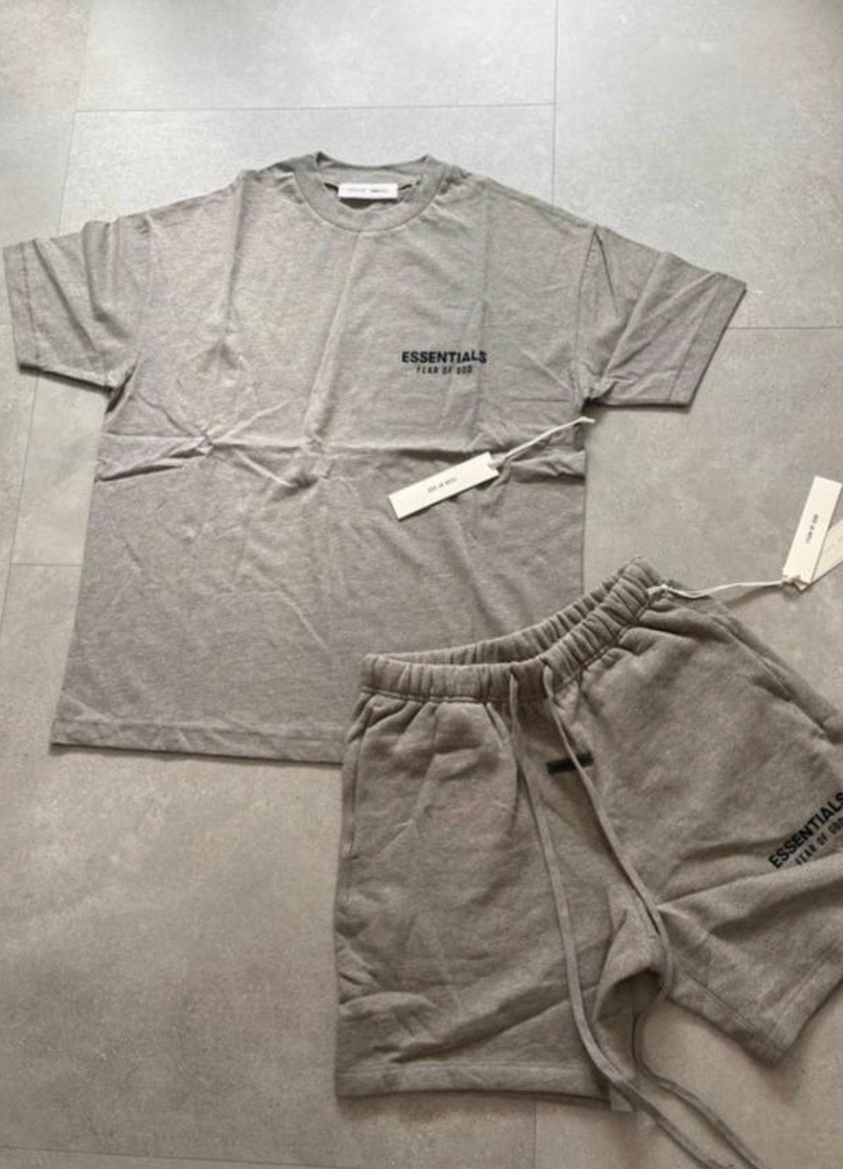 Essentials Fear of God T-shirt & Short Grijs kindermaat S, Ophalen of Verzenden, Nieuw, Overige maten, Grijs