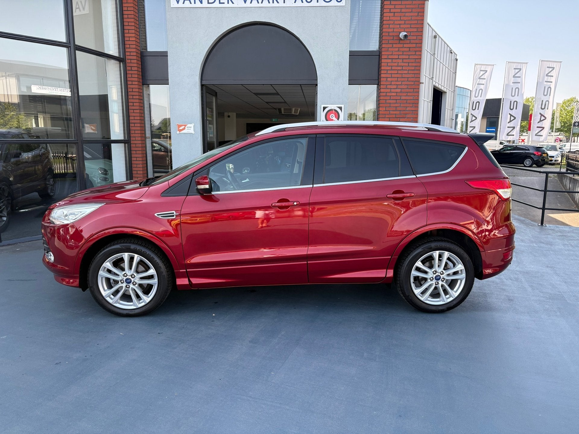 Ford KUGA 1.5 Titanium Styling Pack, Auto's, Dealer onderhouden, Euro 6, 4 cilinders, Leder en Stof