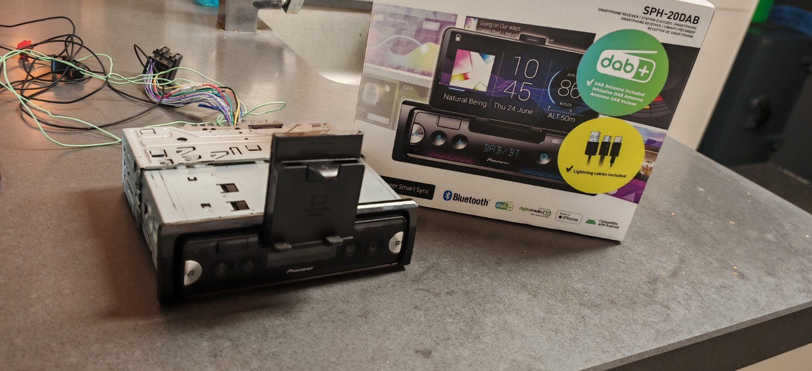 Pioneer SPH-20DAB Autoradio met DAB+ en Bluetooth, Ophalen of Verzenden, Zo goed als nieuw