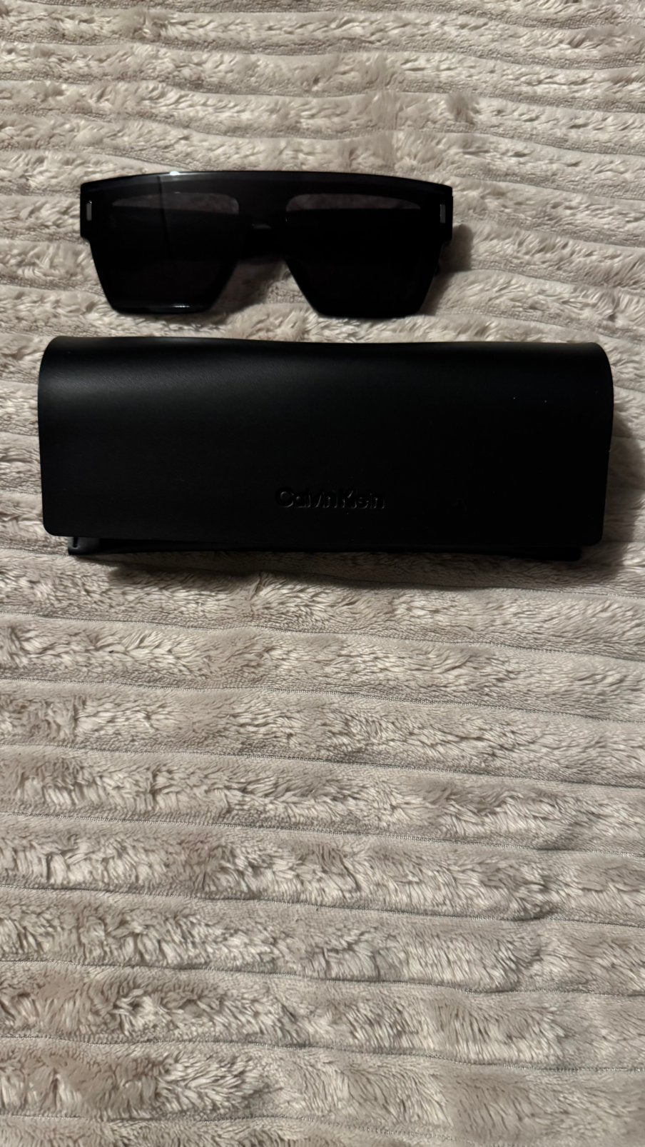 NEW Calvin klein zonnenbril €65, Sieraden, Tassen en Uiterlijk, Overige merken, Zonnebril, Verzenden, Zwart