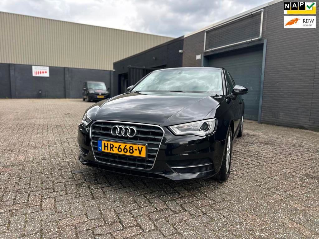Audi A3 Sportback 1.2 TFSI Attraction Pro Line plus Aut. Cli, Stof, Gebruikt, 4 cilinders, Origineel Nederlands
