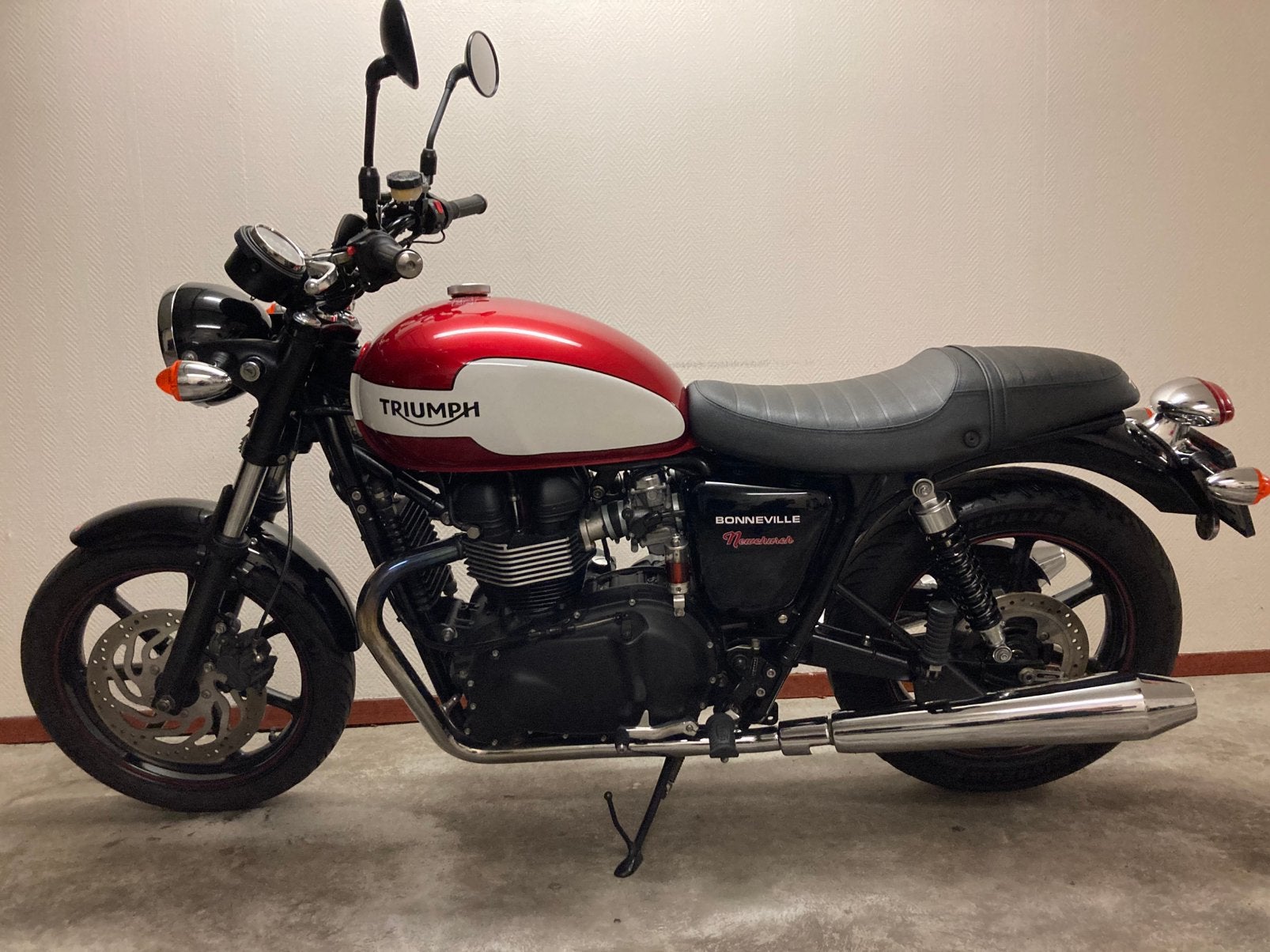 Triumph Bonneville newchurch  in prijs verlaagd €6.950,00, Handvatverwarming, 2 cilinders, 900 cc, Houthandel paradyske bv