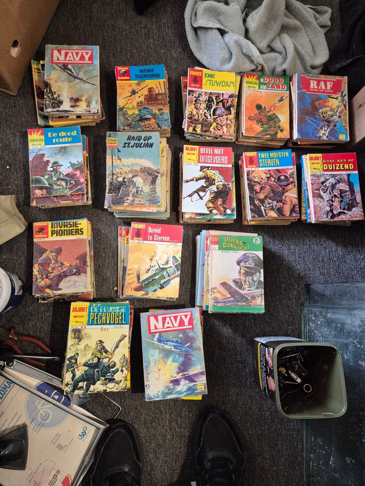 148 Mini Strips over WO2 - Diverse Oorlogsstrips, Boeken, Ophalen, Gelezen