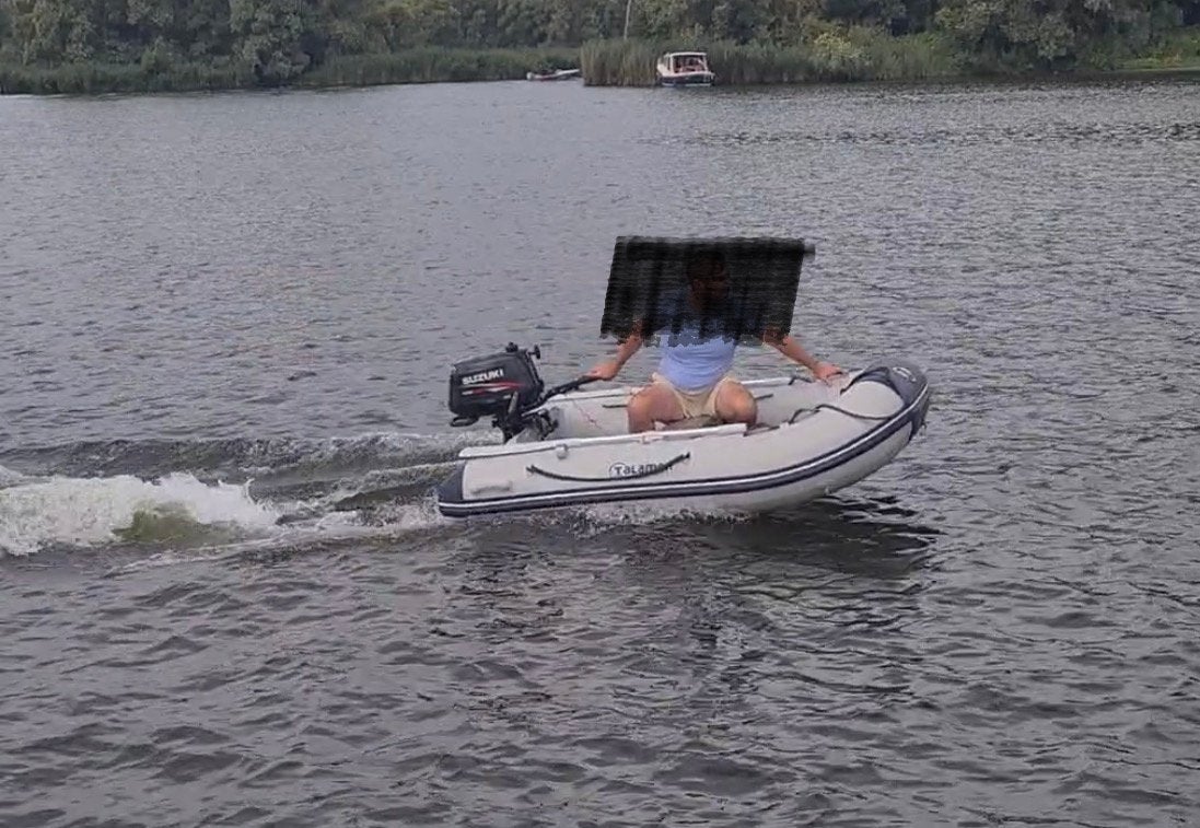 Opblaasbare rubberboot met motor