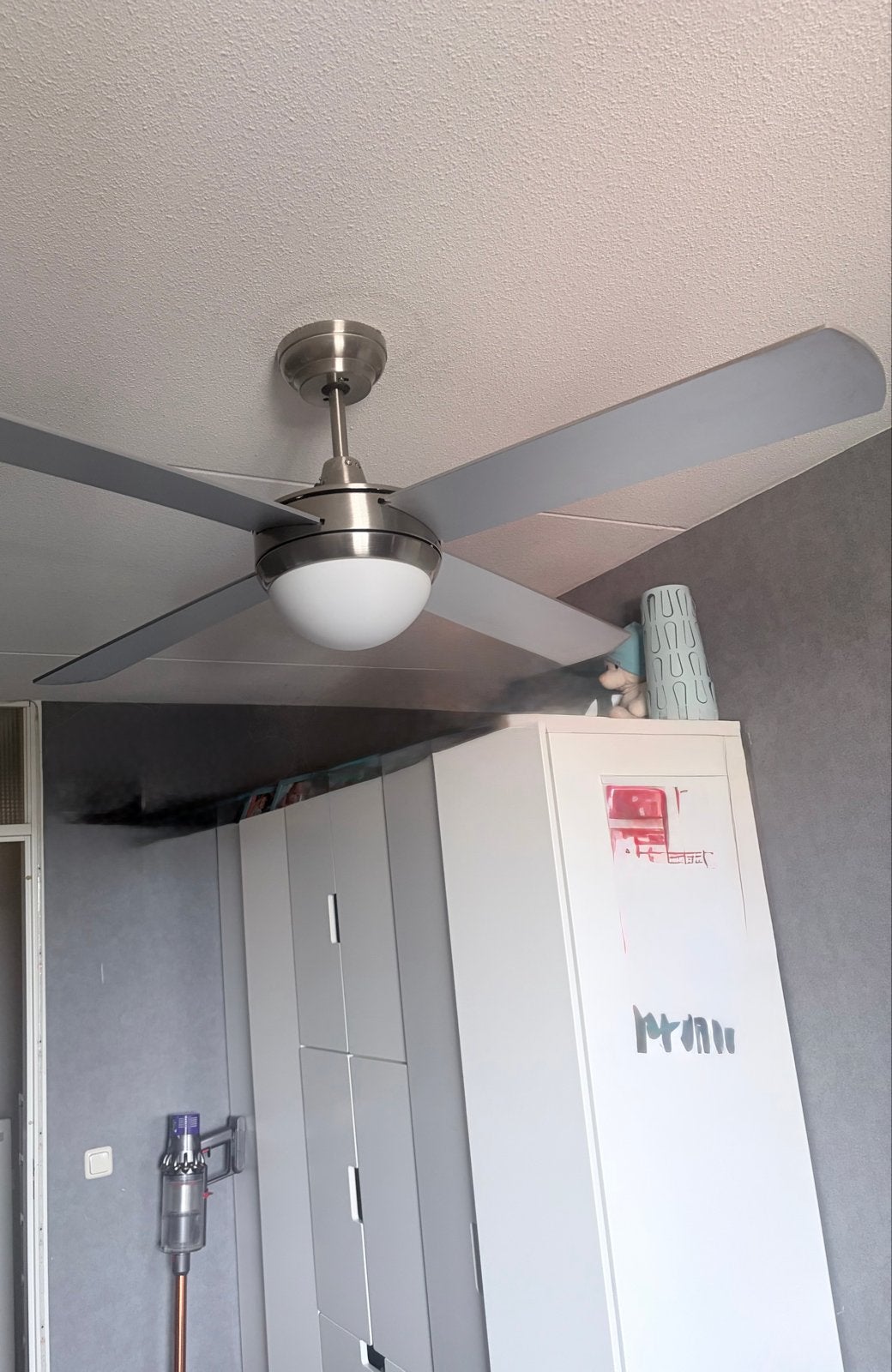 Plafondventilator met licht, metallook en grijze bladen, Ophalen, Ventilator met afstandsbediening, Zo goed als nieuw, Plafondventilator