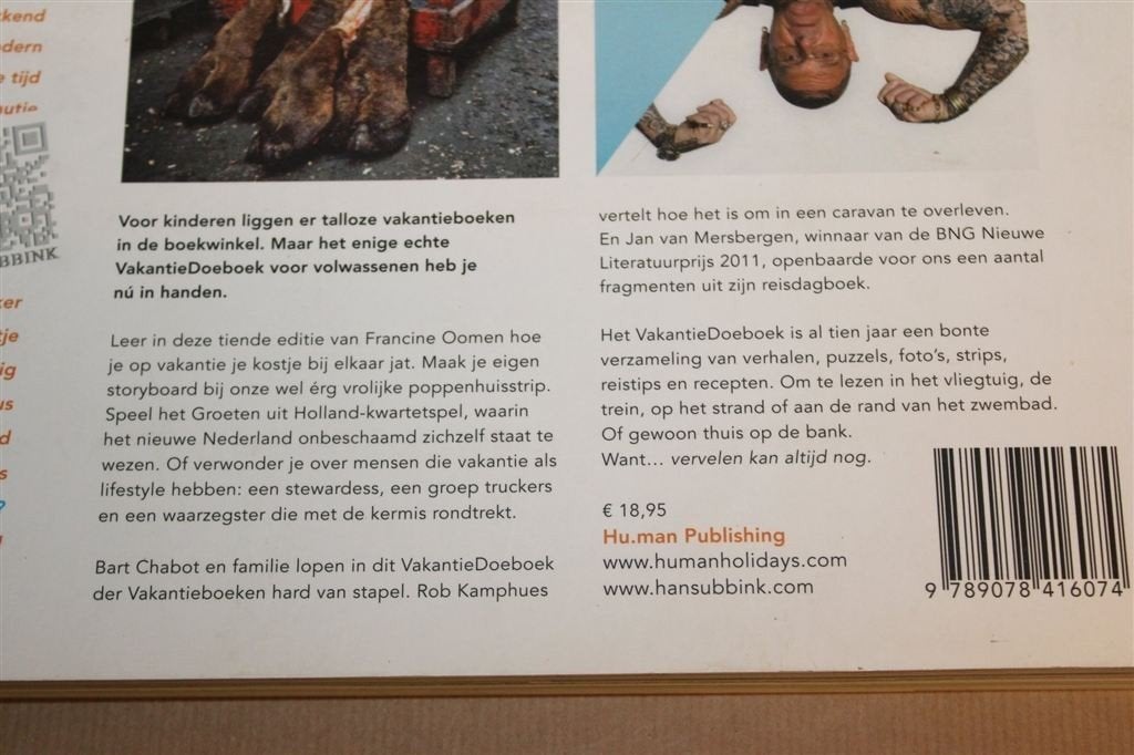 Hu.man Holidays 10 — Vakantiedoeboek voor Volwassenen, Boeken, Ophalen of Verzenden, Gelezen, Overige onderwerpen