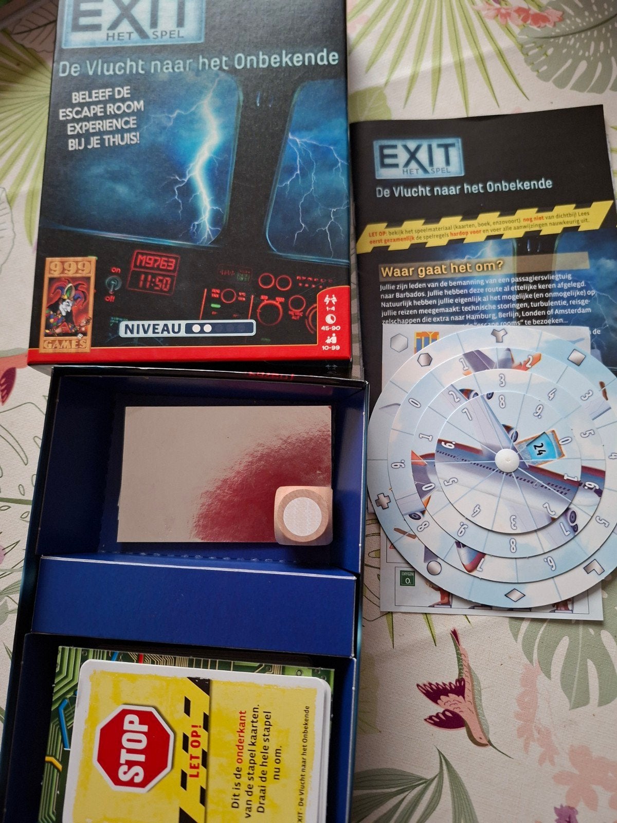 Exit de vlucht naar het onbekende 999 games als nieuw., Ophalen of Verzenden, Zo goed als nieuw