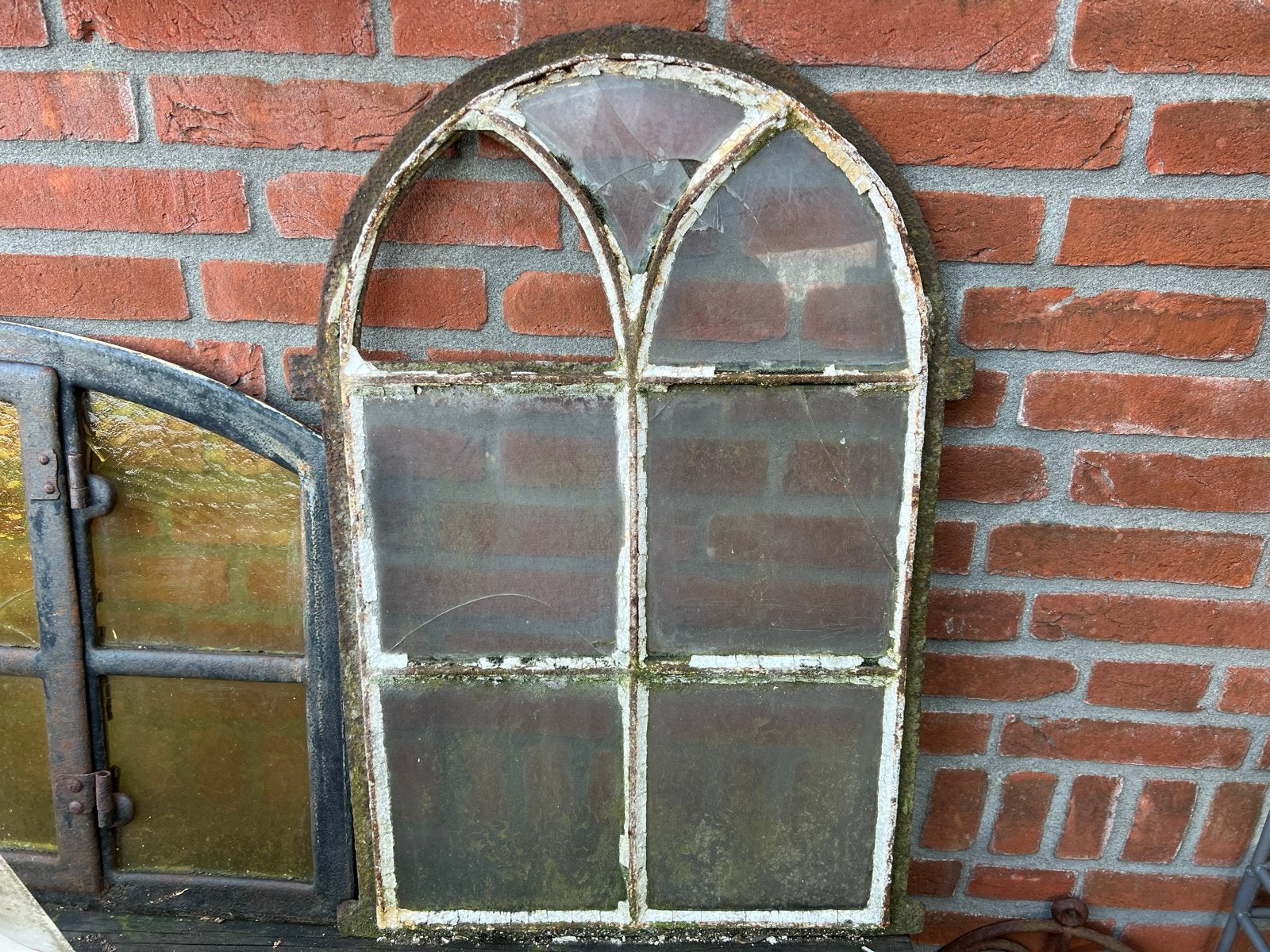 Antieke gietijzeren raam €35, Ophalen, Gevelraam of Ruit, Gebruikt, Minder dan 80 cm