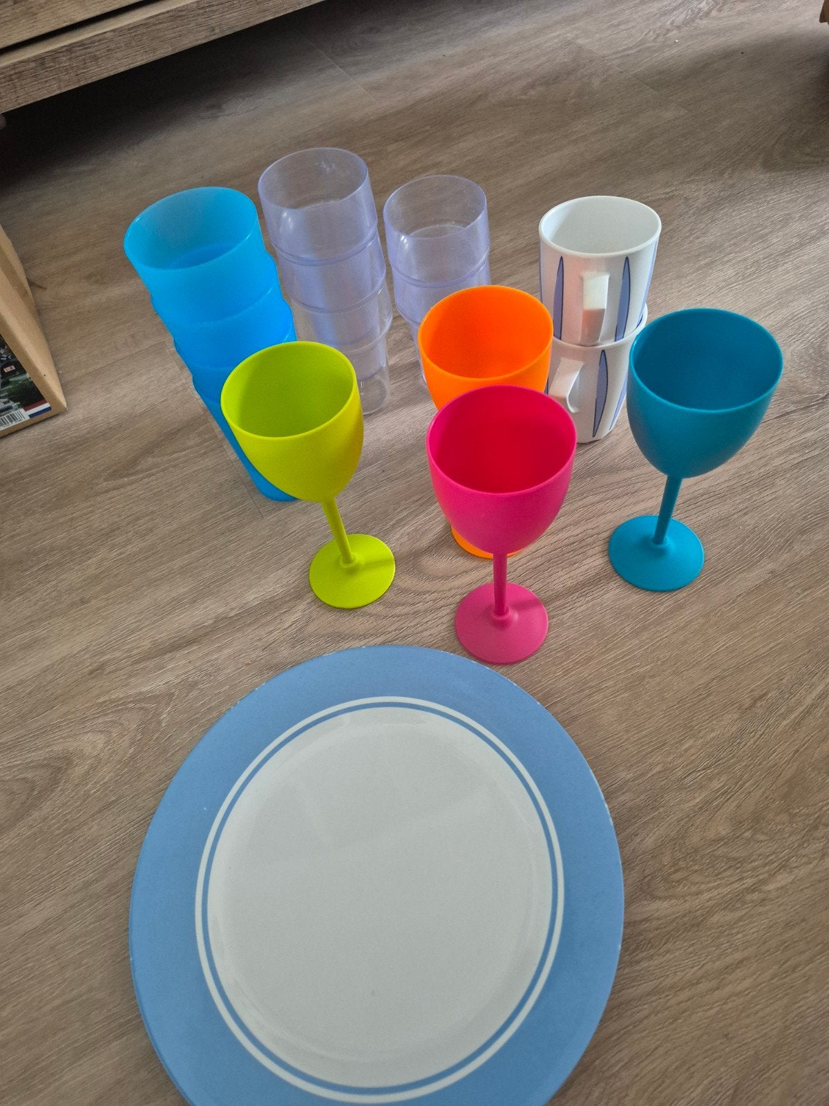 Campingservies: Borden, Bekers, Glazen & Mokken, Caravans en Kamperen, Kampeeraccessoires, Ophalen, Gebruikt