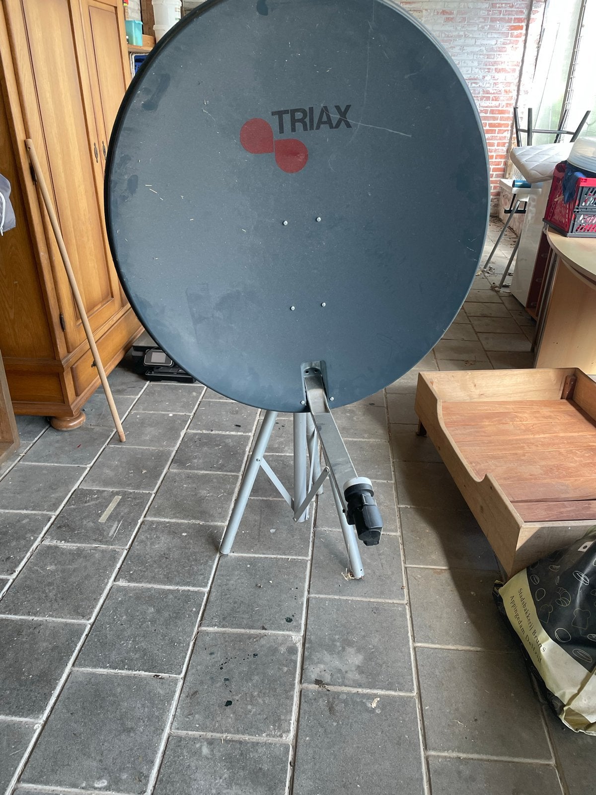 Triax Campingschotel met statief - Ideaal voor onderweg, Ophalen, Gebruikt, (Schotel)antenne, Overige merken