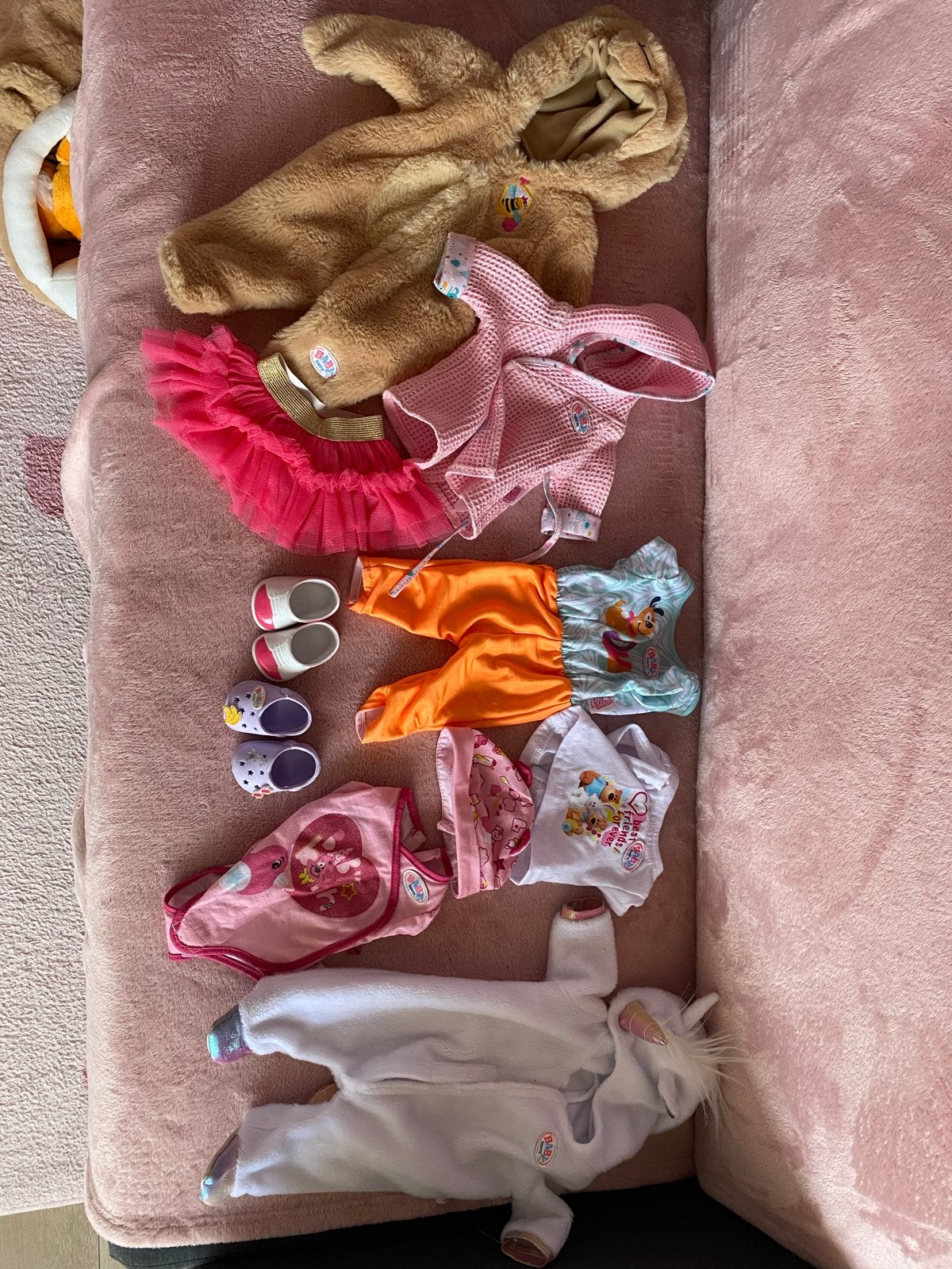 Baby Born kledingpakket met hangers en schoentjes, Ophalen, Zo goed als nieuw, Babypop
