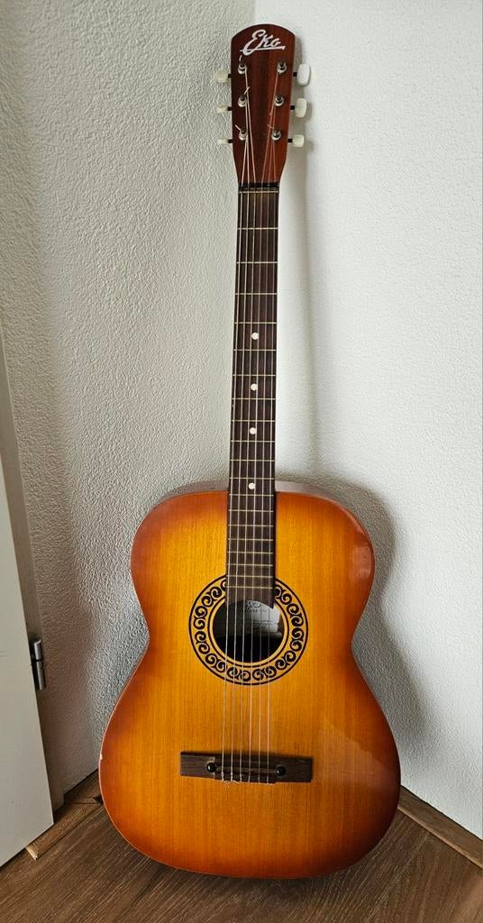 Eko akoestische gitaar, Ophalen, Gebruikt