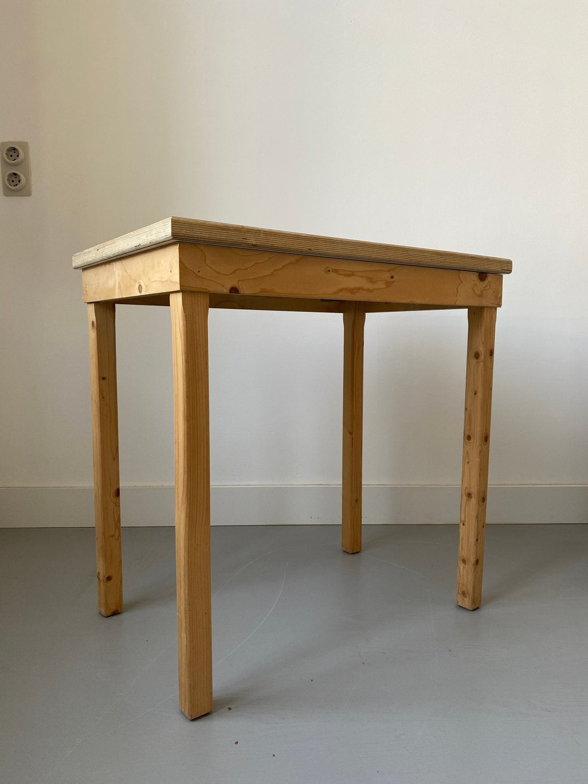 Leuk tafeltje, Ophalen, Zo goed als nieuw, Basic, 75 cm of meer
