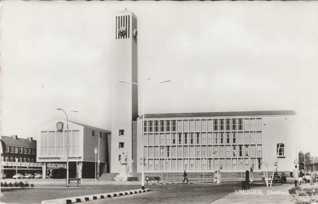 ijmuiden- stadhuis, Verzamelen, Ansichtkaarten | Nederland, Ophalen of Verzenden, 1940 tot 1960, Noord-Holland