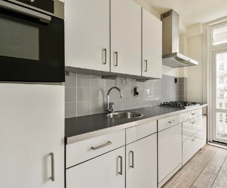 Moderne witte keuken met inbouwapparatuur, Gebruikt, Wit, Enkelwandige keuken, Ophalen of Verzenden