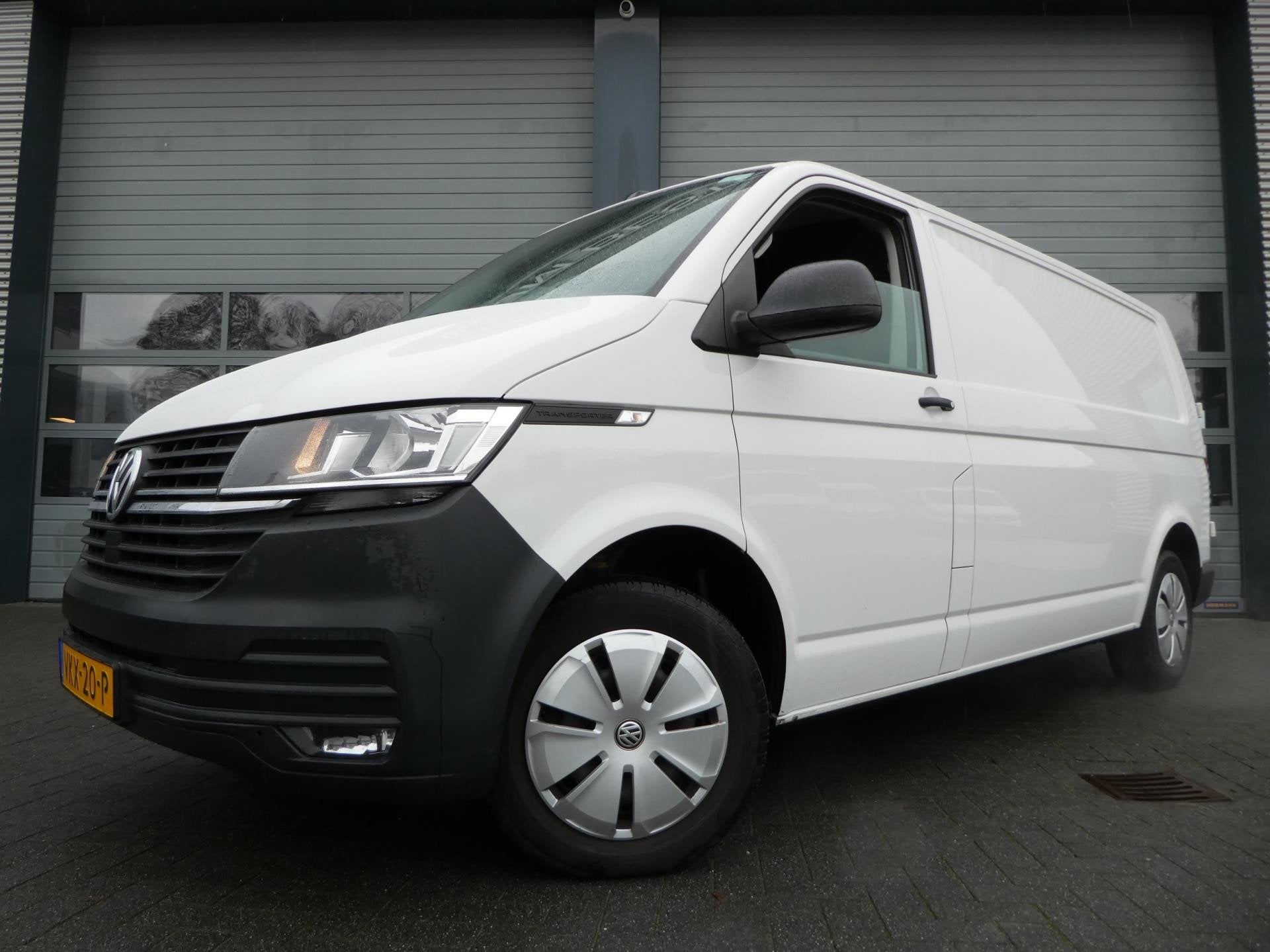 Volkswagen Transporter 2.0 TDI L2H1 airco navigatie pdc 3 zi, Voorwielaandrijving, Gebruikt, Euro 6, 4 cilinders