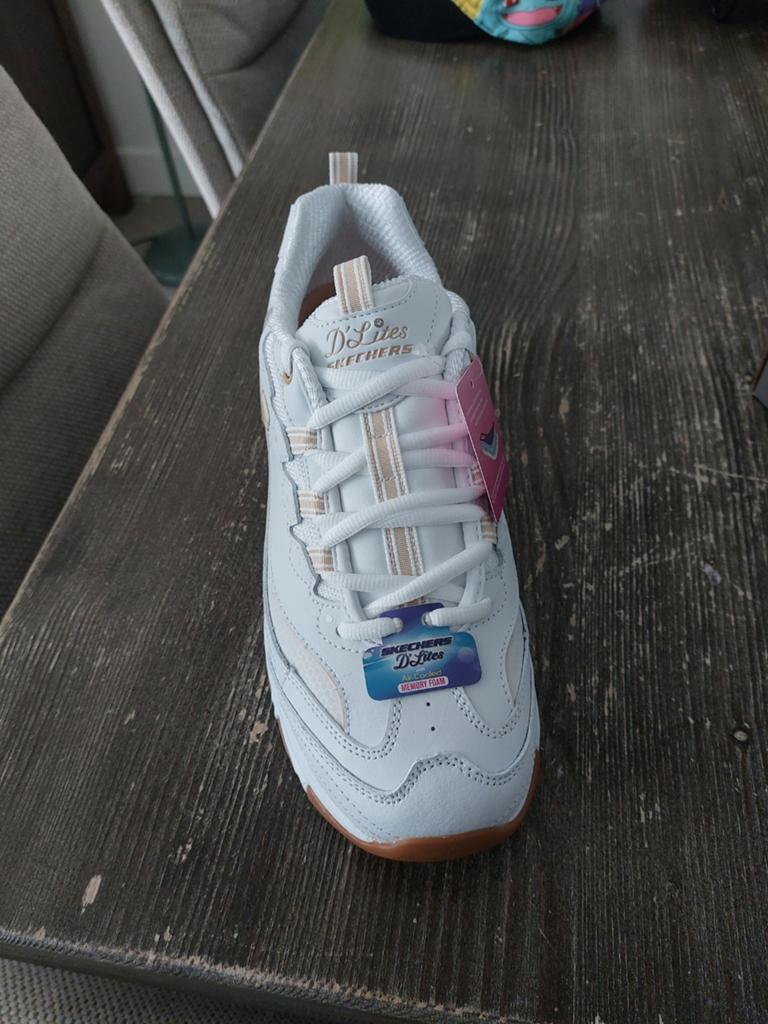 Nieuwe Skechers D'Lites sneakers maat 40, Skechers, Wit, Nieuw, Ophalen of Verzenden