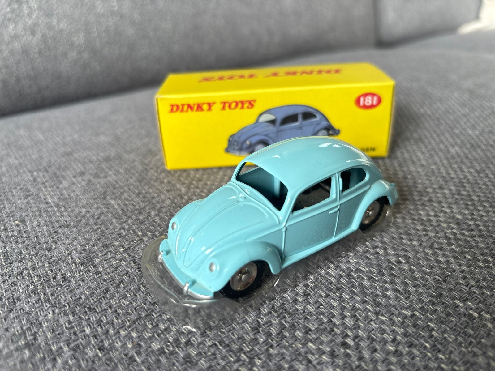 Dinky Toys Volkswagen Kever 181 - Lichtblauw, Hobby en Vrije tijd, Ophalen of Verzenden, Zo goed als nieuw, Auto, Dinky Toys