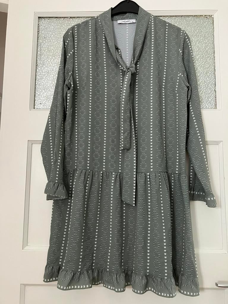 Mooi Jurkje zacht salie groen maat M, Kleding | Dames, Maat 38/40 (M), Ophalen of Verzenden, Zo goed als nieuw, Boven de knie