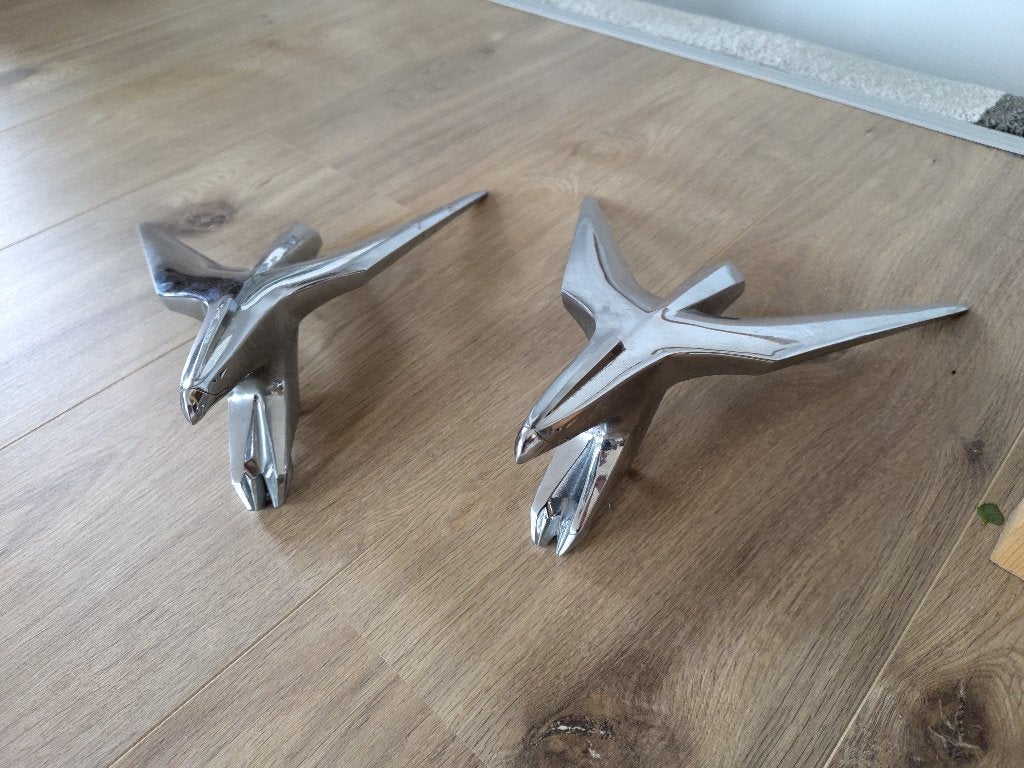 2x Chrysler hood ornament - chroom - motorkap, Auto diversen, Auto-accessoires, Ophalen of Verzenden, Gebruikt