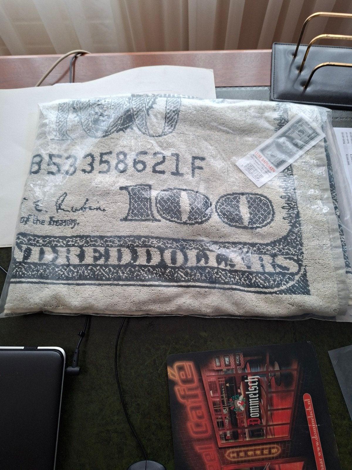 Luxe badlaken met 100 dollar biljet print, Ophalen of Verzenden