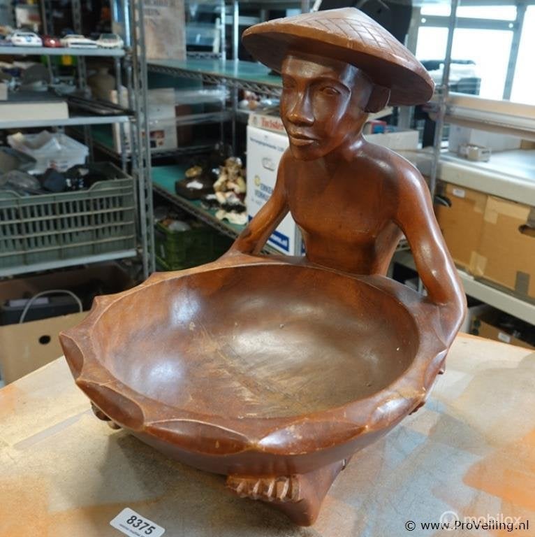 Online Veiling: In hout gesneden Indisch beeld als schaal