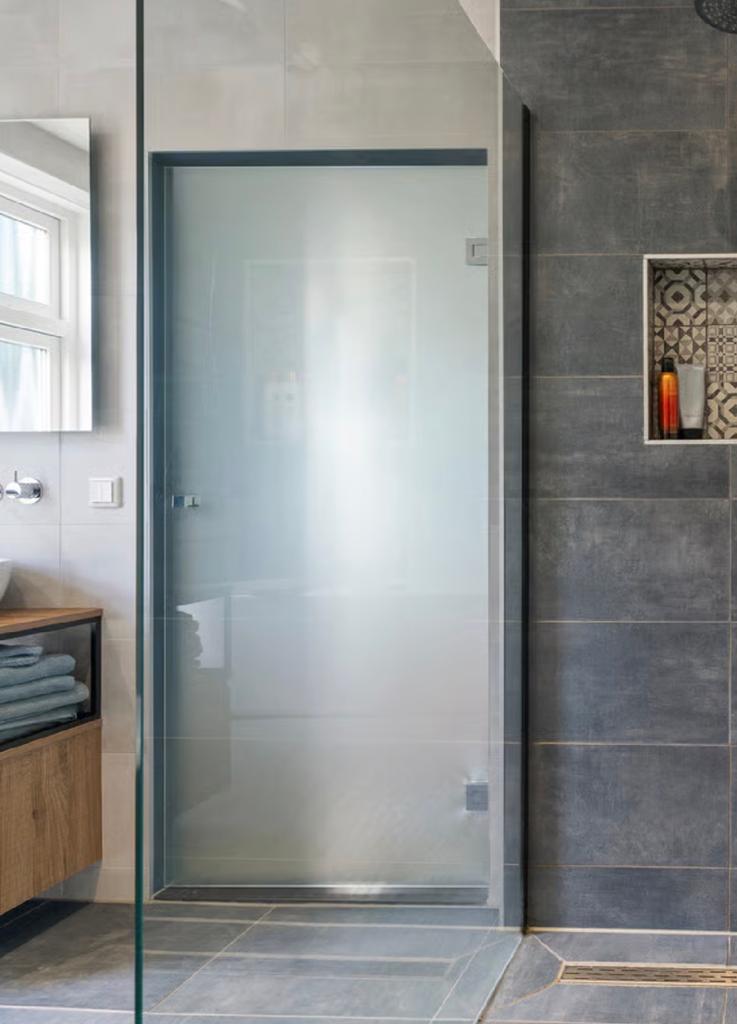 Glazen deur douche ruimte, Doe-het-zelf en Verbouw, Deuren en Horren, Ophalen, Binnendeur, 200 tot 215 cm, Glas