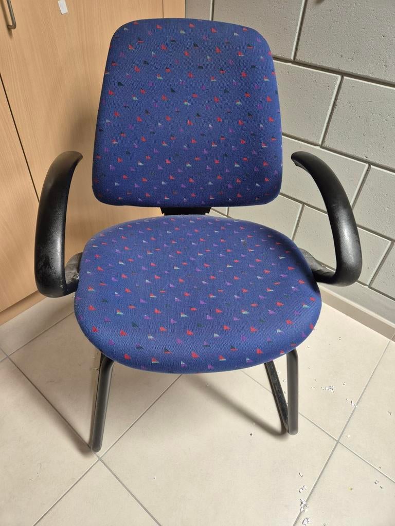 Gratis stoelen, Ophalen, Gebruikt, Twee, Overige kleuren