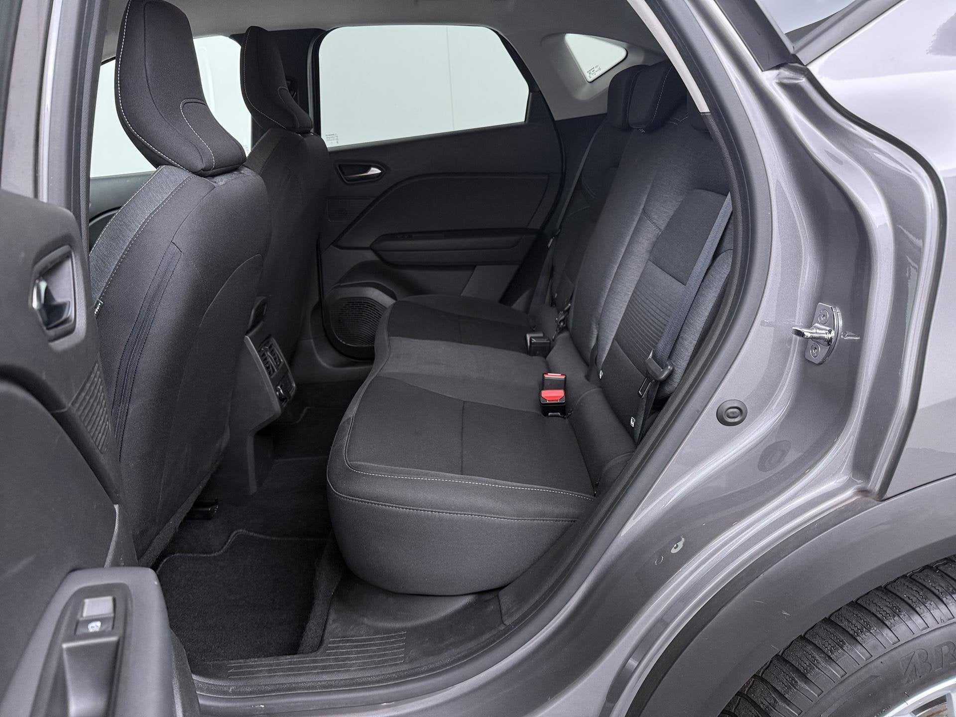 Foto 10 van Renault Captur 1.0 TCe 90 Life - Navigatie - Airconditioning