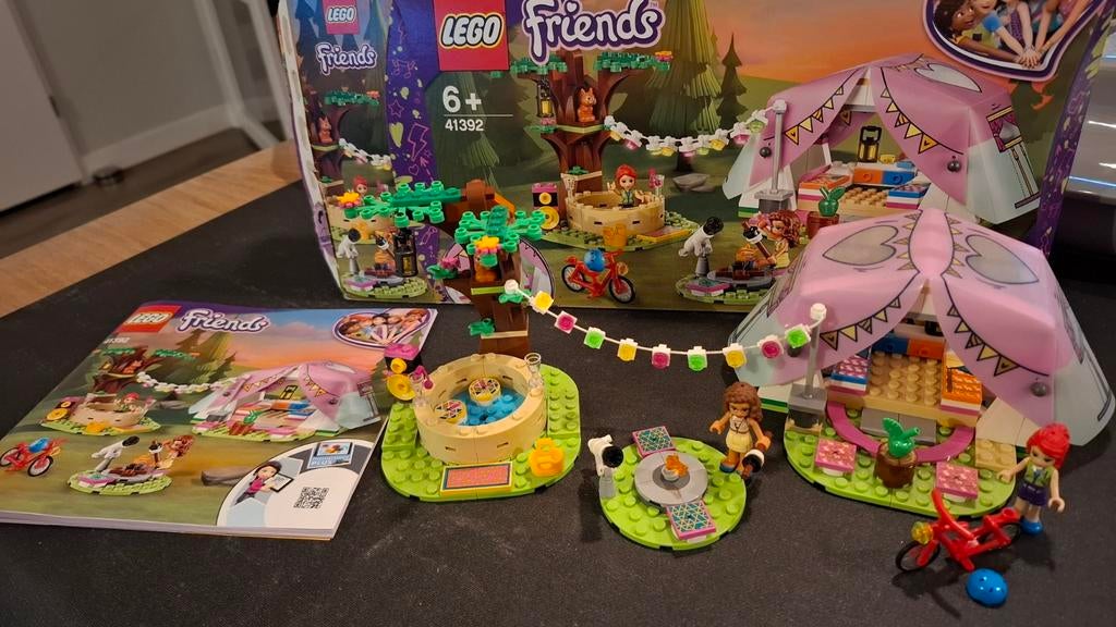 Lego friends kampeerplek 41392 inclusief doos, Ophalen of Verzenden, Zo goed als nieuw