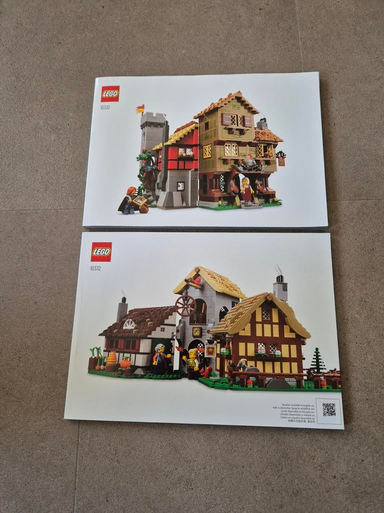 Lego 10332 boekjes, Ophalen of Verzenden