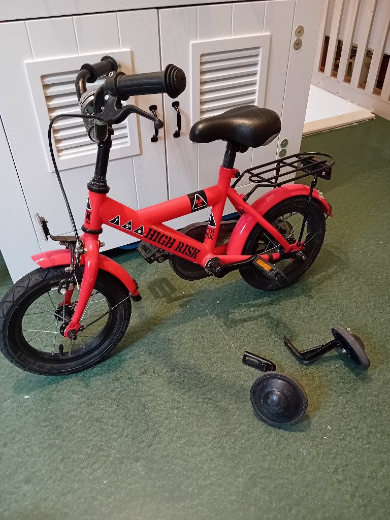 Nette kinderfiets, Fietsen en Brommers, Ophalen, Terugtraprem, Zijwieltjes, High Risk