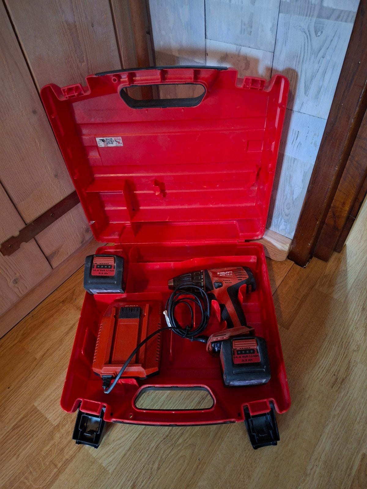 Hilti SFC 14-A Boor-/Schroefmachine met 2 accu's en lader, Doe-het-zelf en Verbouw, Gereedschap | Boormachines, Gebruikt, Variabele snelheid
