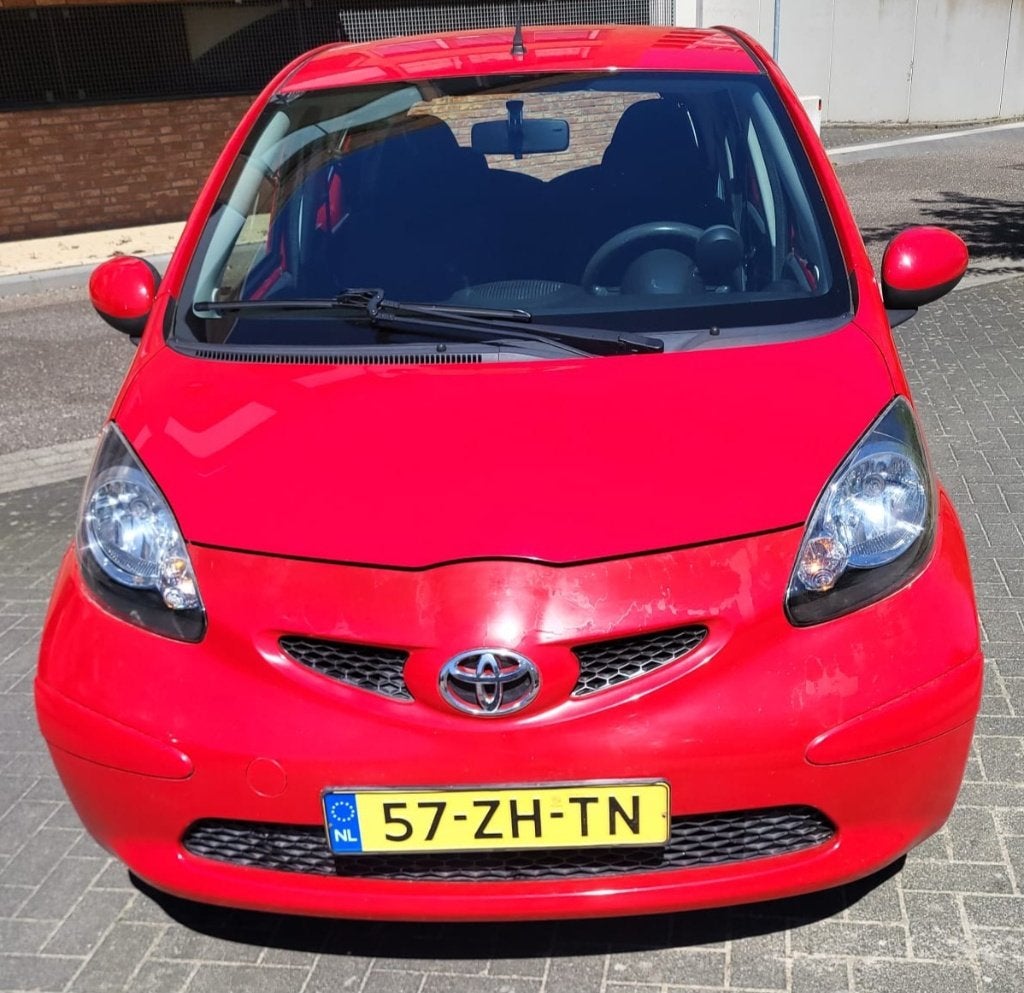 Toyota Aygo 1.0 12V Vvt-i 5DRS 2008 Rood, Auto's, Voorwielaandrijving, 4 stoelen, 68 pk, Origineel Nederlands