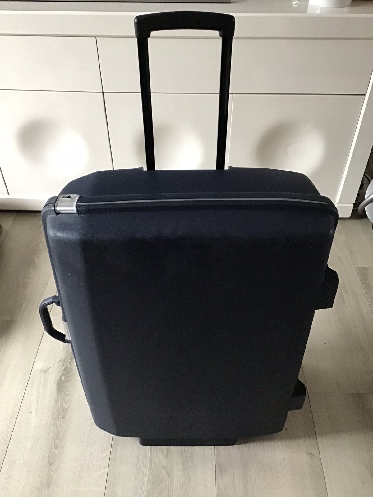 Grote blauwe Samsonite koffer met uitschuifbaar handvat, Wieltjes, Gebruikt, Hard kunststof, Grote blauwe Samsonite koffer met uitschuifbaar handvat