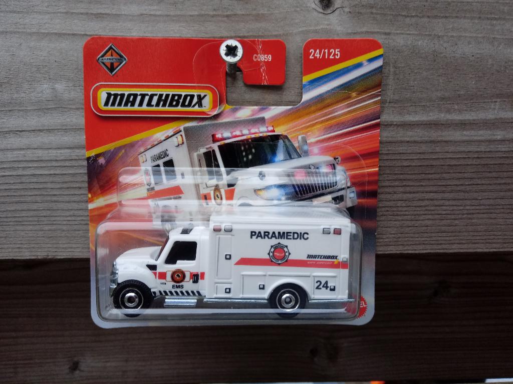 International Terrastar Paramedic Matchbox, Hobby en Vrije tijd, Modelauto's | Overige schalen, Ophalen, Nieuw, Auto