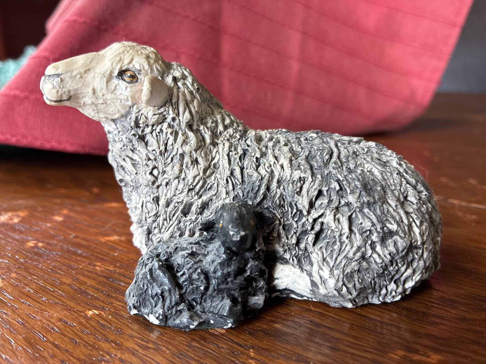 Beeldje schaap met lammetje - Stef - Handgemaakt, Ophalen of Verzenden, Gebruikt, Dier
