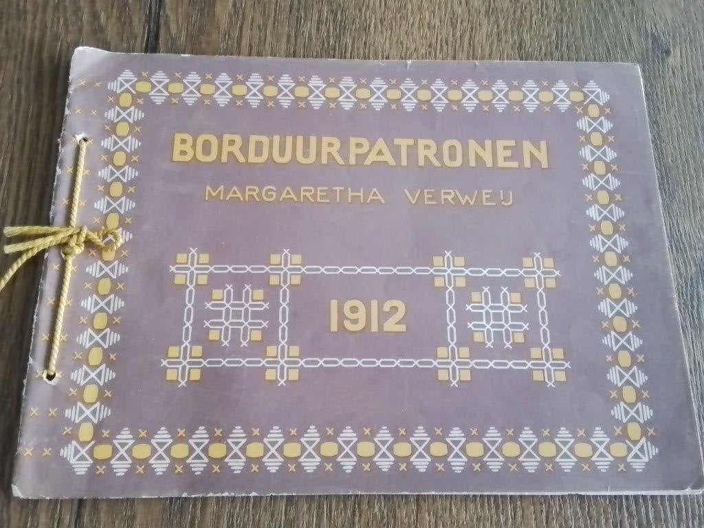 Leuke oude borduurpatronen, Margaretha Verweij, 1912, Hobby en Vrije tijd, Borduren en Borduurmachines, Ophalen of Verzenden, Gebruikt